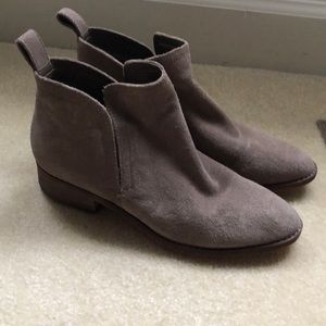 Dolce vita gray tessey booties size 7.5